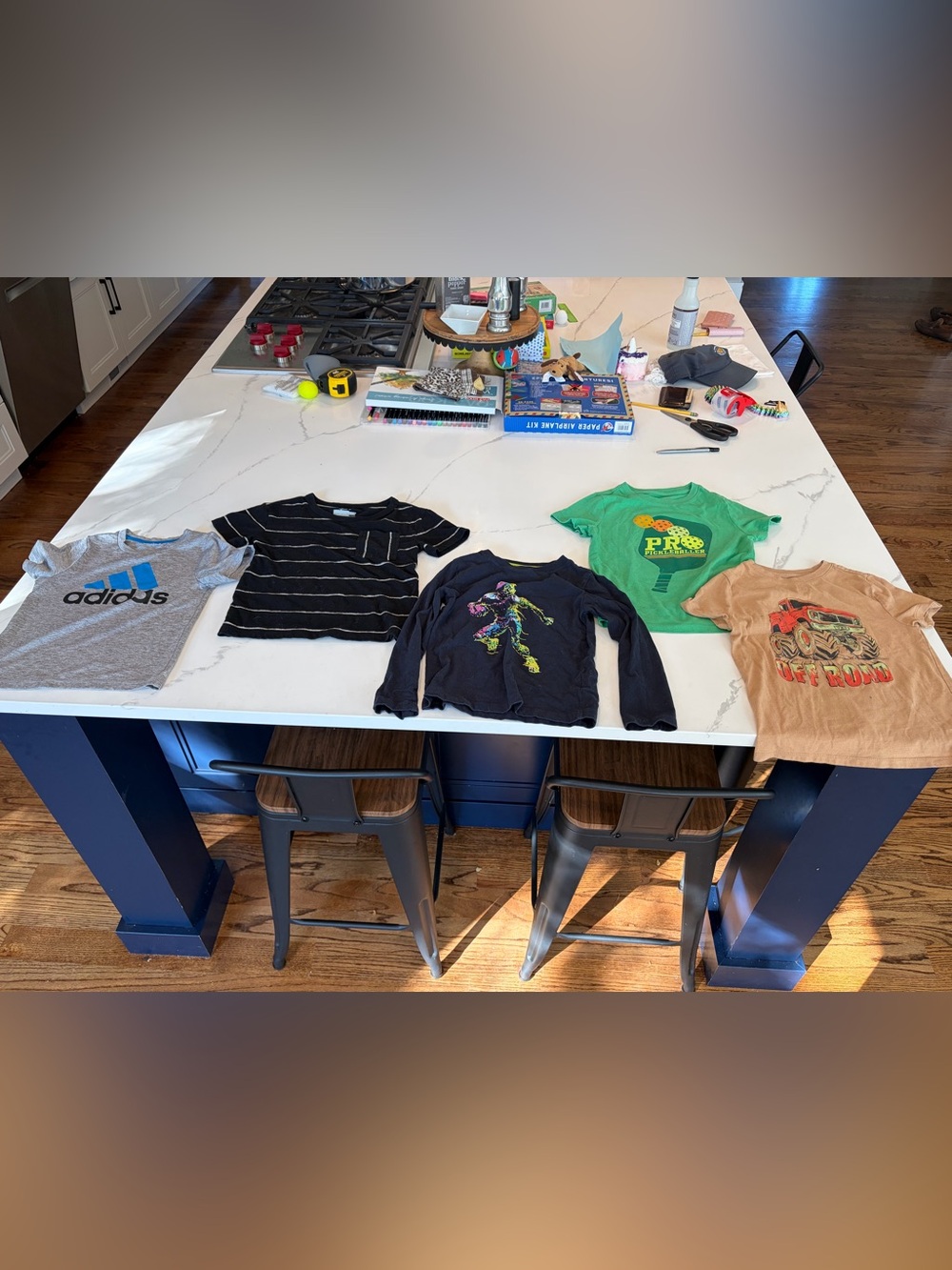 5 item bundle Short-Sleeve Tee Set - Black, Green, Navy - Size Boys 4 or 4/5